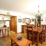 Charmante Ideal Fuer Paare Oder Familien By Interhome Holiday home *