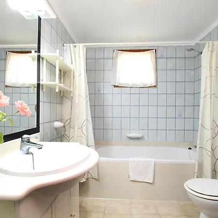 Charmante Ideal Fuer Paare Oder Familien By Interhome Feriehus *